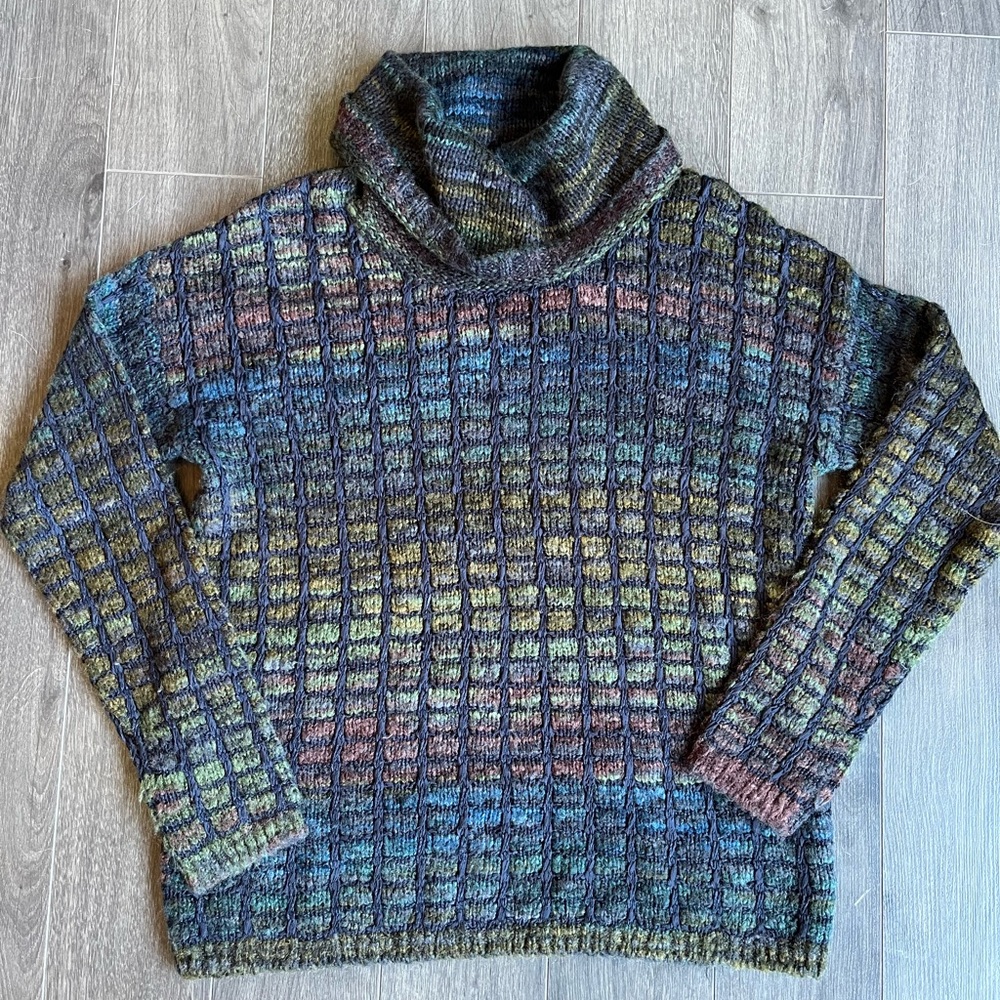 Northern Reflections Black and Green Knit Sweater